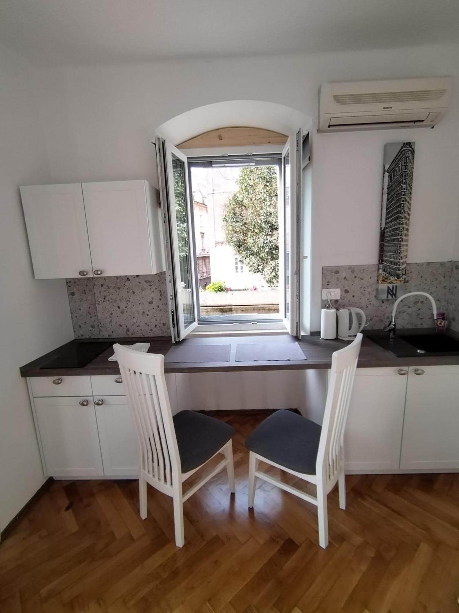 Sunny Terrace Apartment สปลิท ภายนอก รูปภาพ