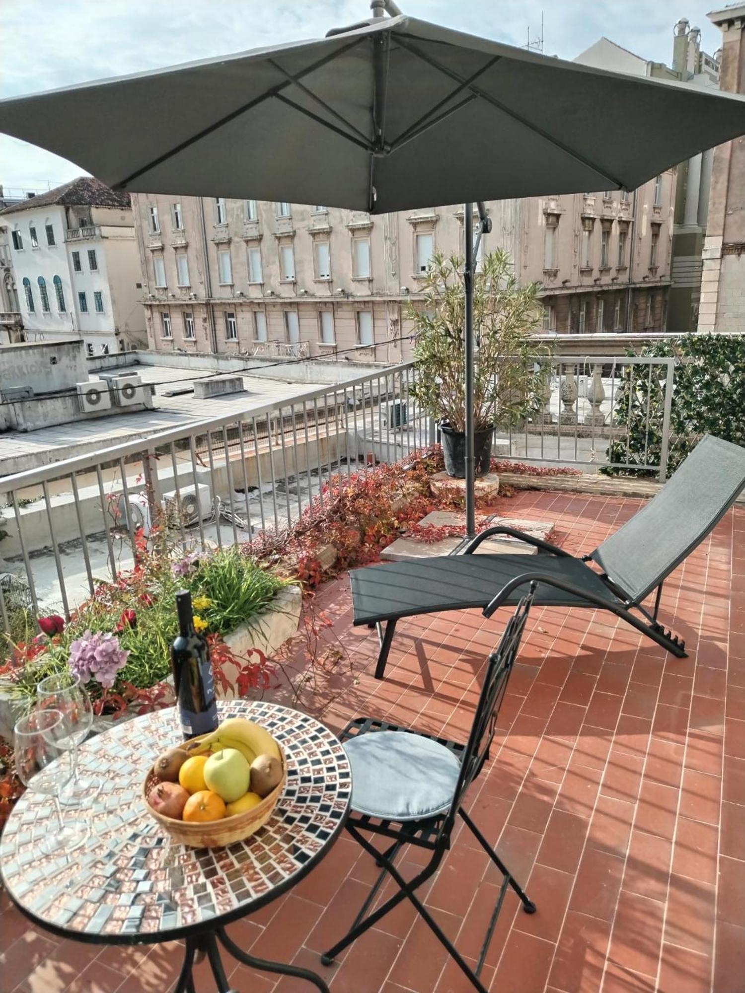 Sunny Terrace Apartment สปลิท ภายนอก รูปภาพ