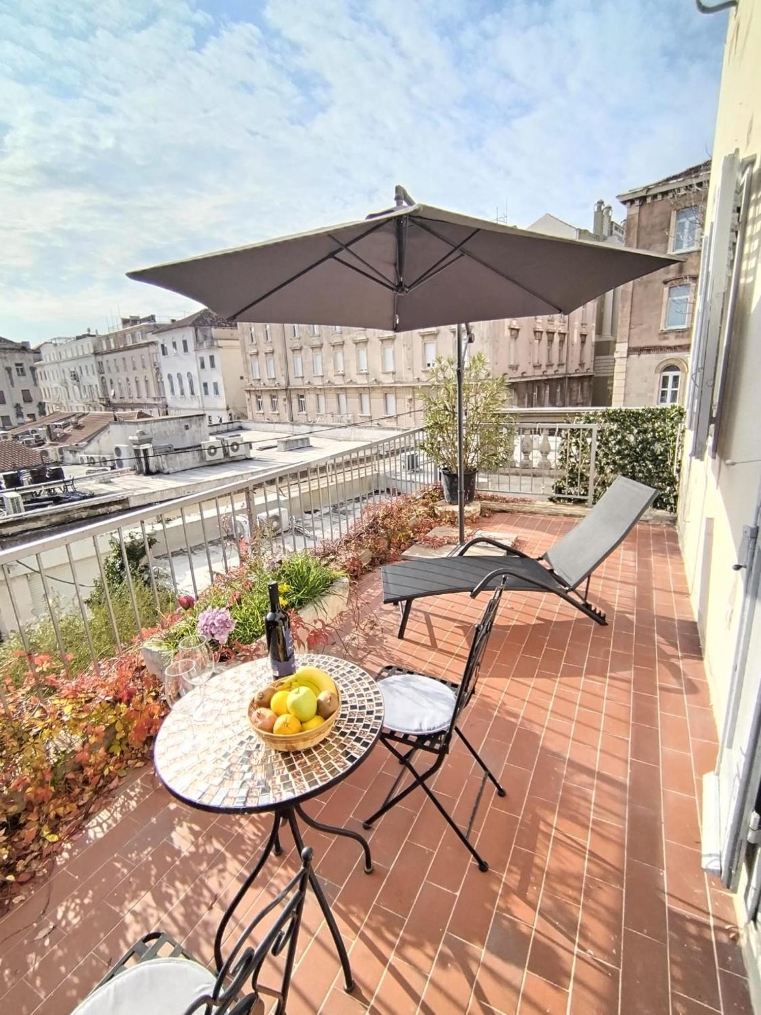 Sunny Terrace Apartment สปลิท ภายนอก รูปภาพ